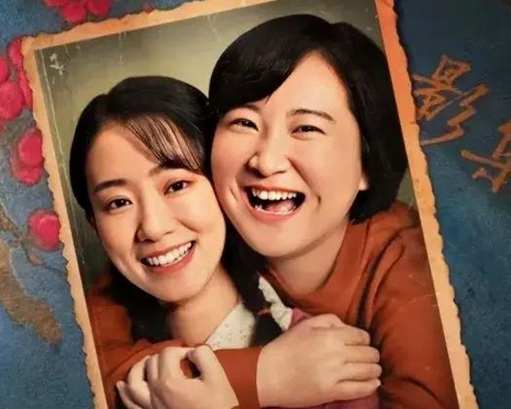 从“吃瓜”表情包到娱乐圈谣言：网络文化的两面镜像