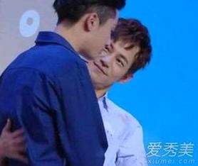 娱乐圈的面纱：从恋情曝光到丑闻风波，明星背后的真实人生