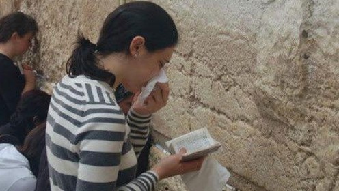 娱乐圈男神颜值大揭秘：吴亦凡刘亦菲等神仙颜值背后的秘密