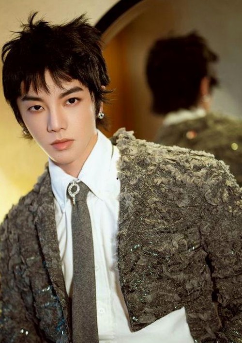 头条号作者发文规律与娱乐吃瓜封面制作解析