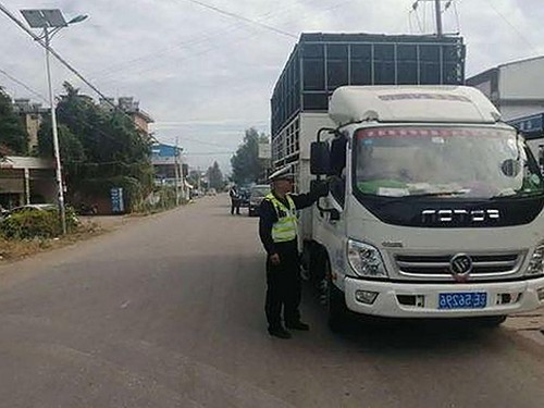 汪小菲母亲现身视频背后：家庭故事与舆论风暴的交织